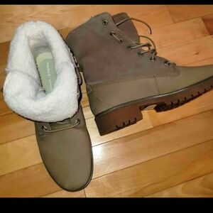 Timberland fur boot women size 9 (40)